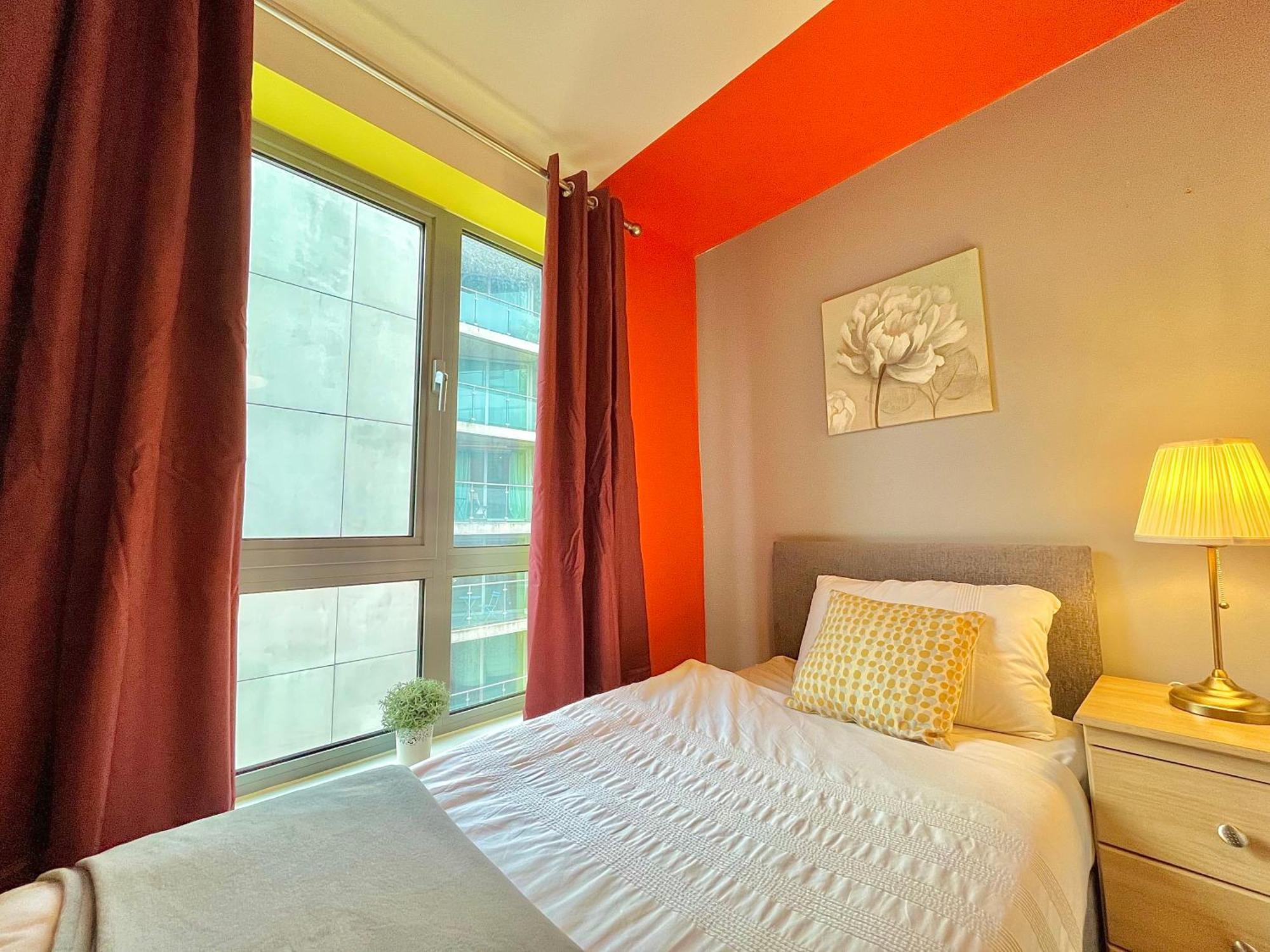 Skyview Apartment By Noknokstay - City Centre With Parking - Group, Family, Business Σέφιλντ Εξωτερικό φωτογραφία