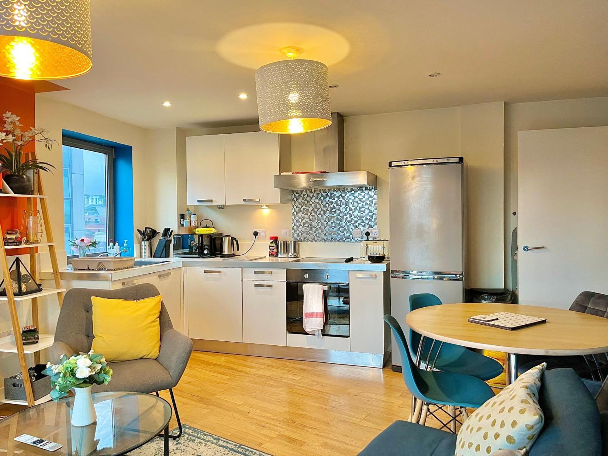 Skyview Apartment By Noknokstay - City Centre With Parking - Group, Family, Business Σέφιλντ Εξωτερικό φωτογραφία