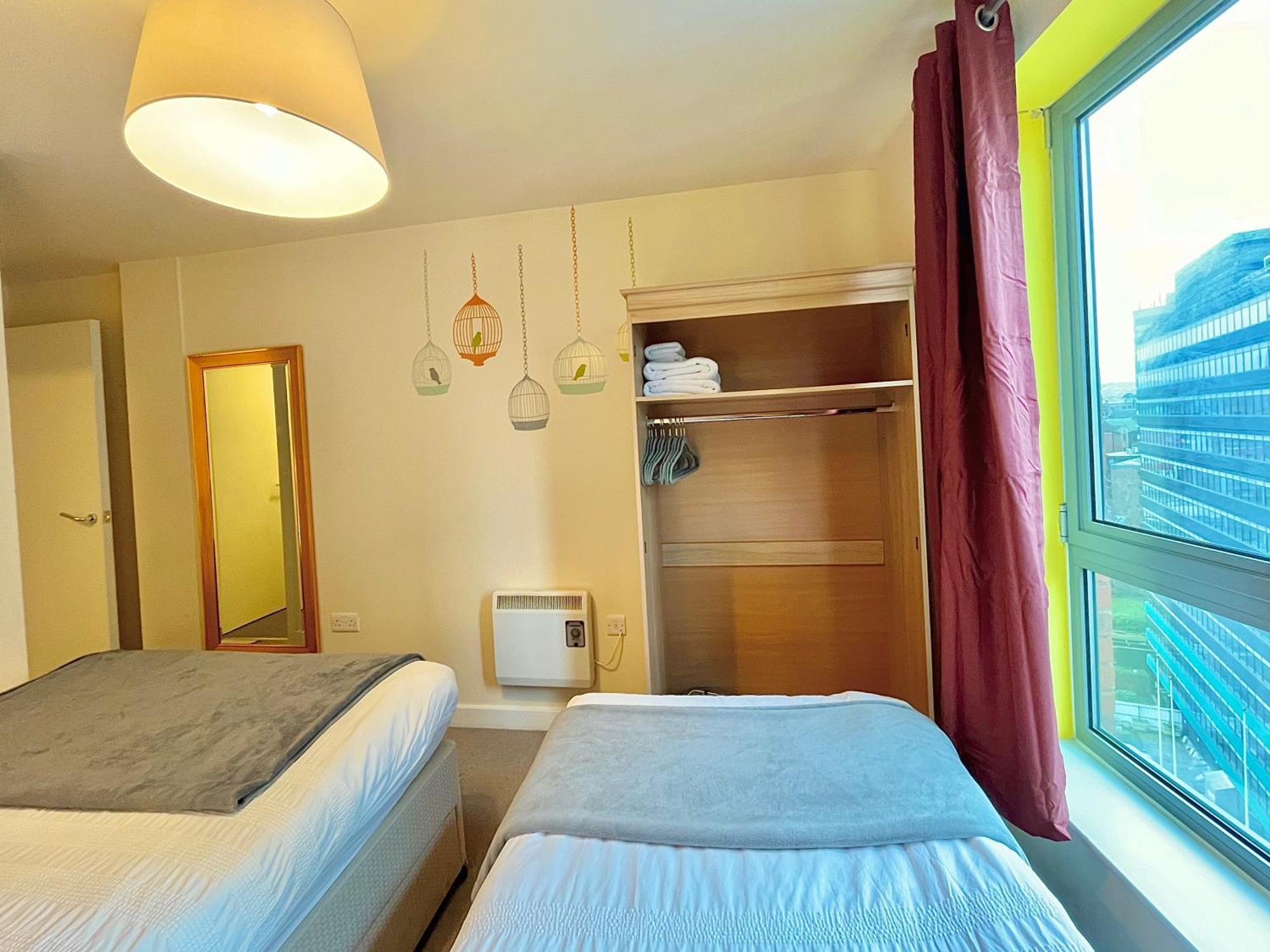 Skyview Apartment By Noknokstay - City Centre With Parking - Group, Family, Business Σέφιλντ Εξωτερικό φωτογραφία