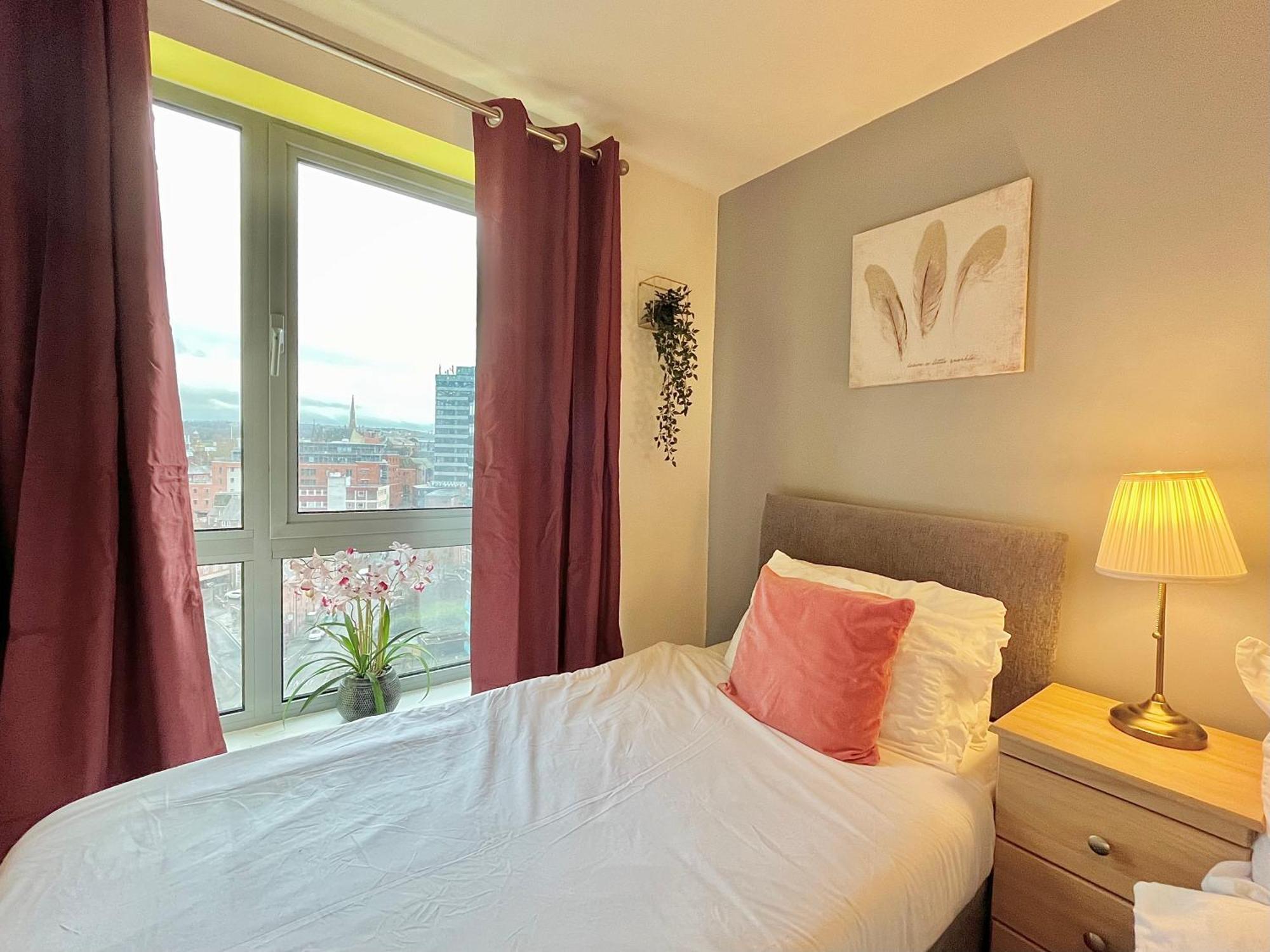 Skyview Apartment By Noknokstay - City Centre With Parking - Group, Family, Business Σέφιλντ Εξωτερικό φωτογραφία